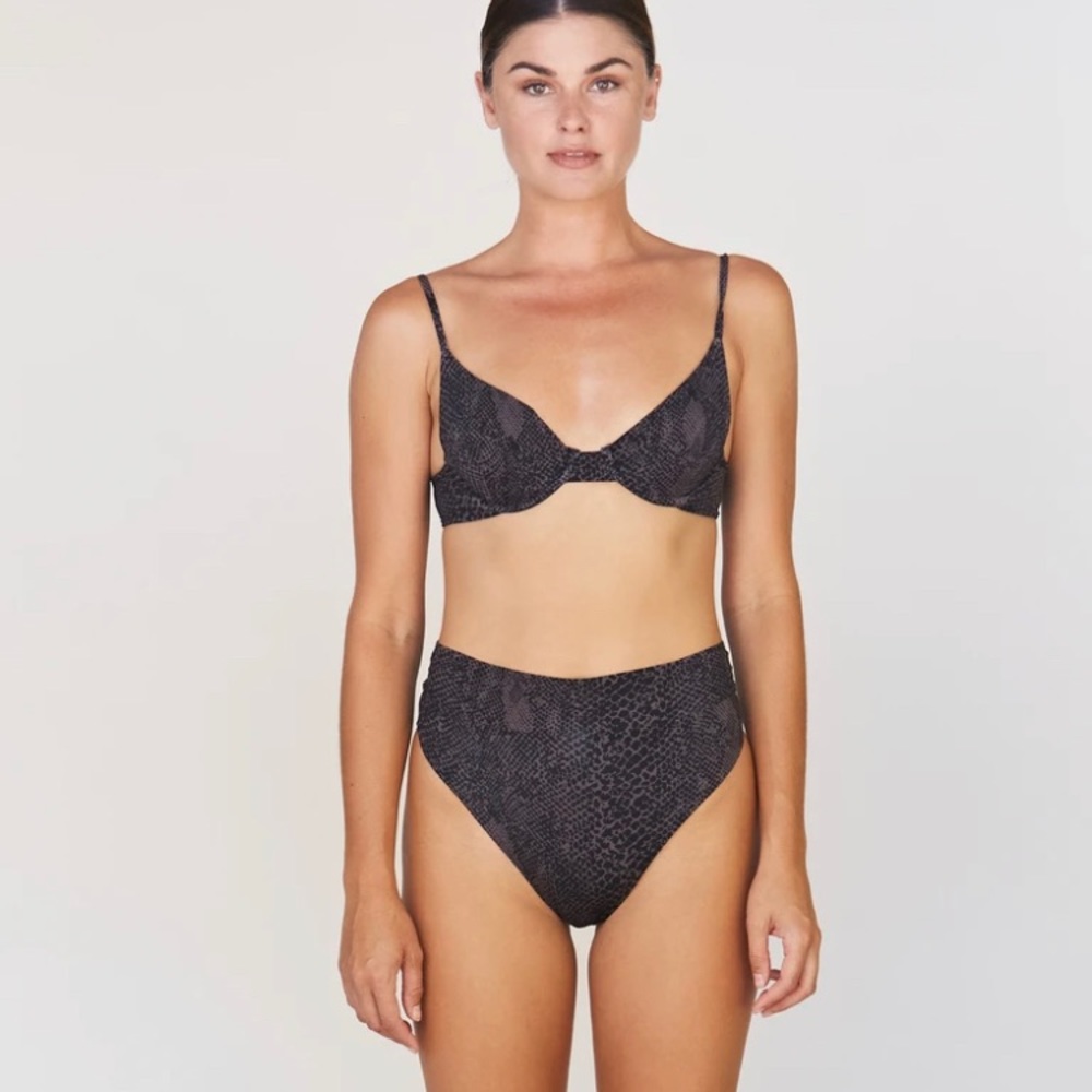 Acacia swim set. Size medium